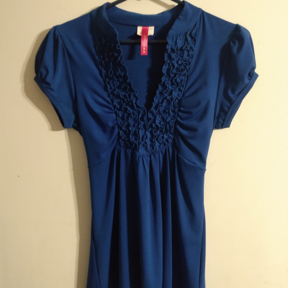 Heart Soul,Cobal Blue Ruffle V-Neck Sz L fits Like a Medium.